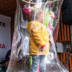Хорошее настроение и море энергии: СГК подарила праздник для детей в Черногорске
