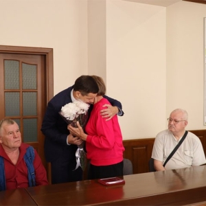В Абакане ордена Мужества передали семьям Олега Иняшева и Александра Куюкова