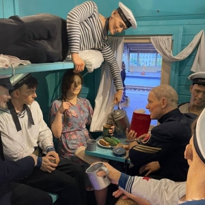 Сенатор Земцов посетил стоящий в Абакане «Поезд Победы»