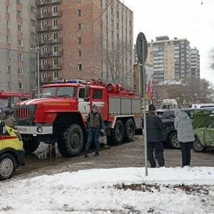 По Чертыгашева «Нива» таранила «копейку», которую отбросило на стоящий кроссовер - ВИДЕО 