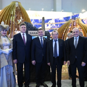  Губернатор Коновалов представил экспозицию Хакасии на выставке «Россия» в Москве