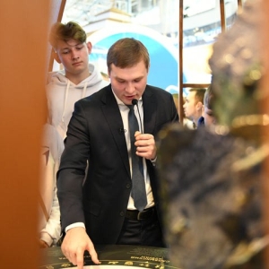 «Экскурсию со Знанием» провел губернатор Коновалов - фото