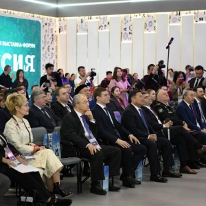 На выставке «Россия» Коновалов выступил с докладом о достижениях Хакасии