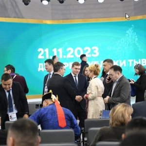 На выставке «Россия» Коновалов выступил с докладом о достижениях Хакасии