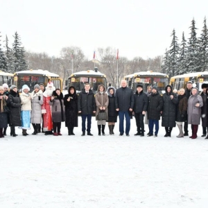 Хакасия получила еще 21 школьный автобус