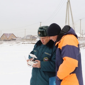 В Хакасии рыбакам рассказали про безопасный лед 