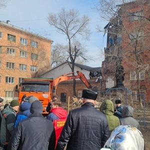 Глава Хакасии выехал на штаб по обрушению здания в Черногорске