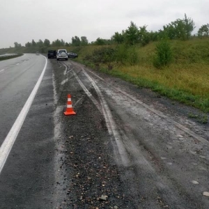 На трассе Абакан - Минусинск разбился Volkswagen Touareg