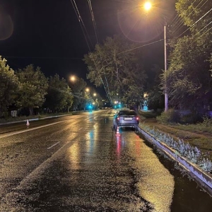 Дождливым вечером в Абакане сбили пешехода