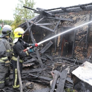 Пожар в районе Гагарина в Абакане произошел из-за газового баллона 