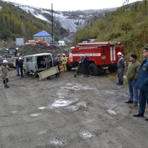 На Коммунаровском руднике тренировалось МЧС 