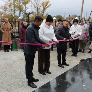 В Бейском районе открыли мемориал в честь погибших героев СВО