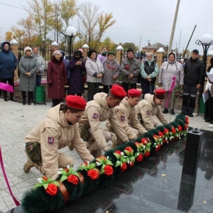 В Бейском районе открыли мемориал в честь погибших героев СВО