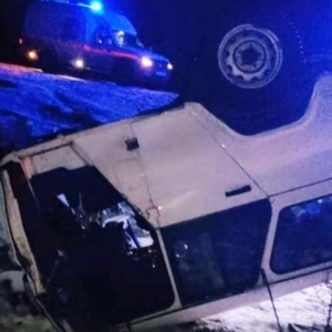 На дороге Абакан - Саяногорск погиб водитель УАЗа на всесезонке