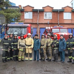 В Абакане помощника начальника караула окатили из пожарных стволов 