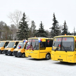 Школы Хакасии получили еще 23 автобуса для перевозки детей