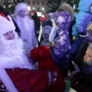 В Абазе гостей новогоднего праздника напоили чаем с баранками