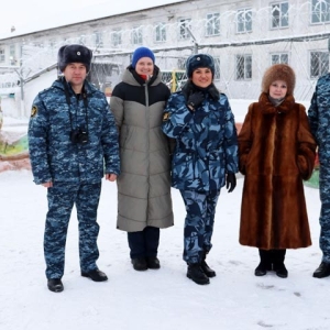 Осужденные в Хакасии воссоздали образы сказочных персонажей из снега