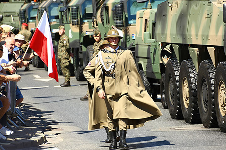 Символ «Вагнера» на границе с Литвой. Польша подтягивает армию к Белоруссии