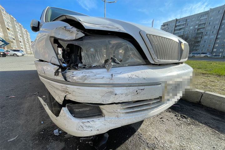 В столице Хакасии пассажирка автомобиля пострадала в ДТП
