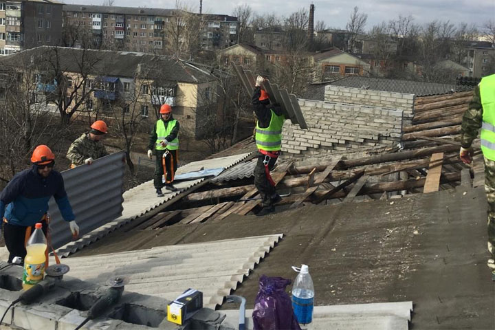 Строители из Хакасии начали восстановительные работы в Свердловске