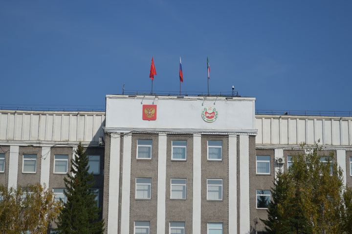 Законопроект об окладах чиновников в Хакасии возмутил самих чиновников 