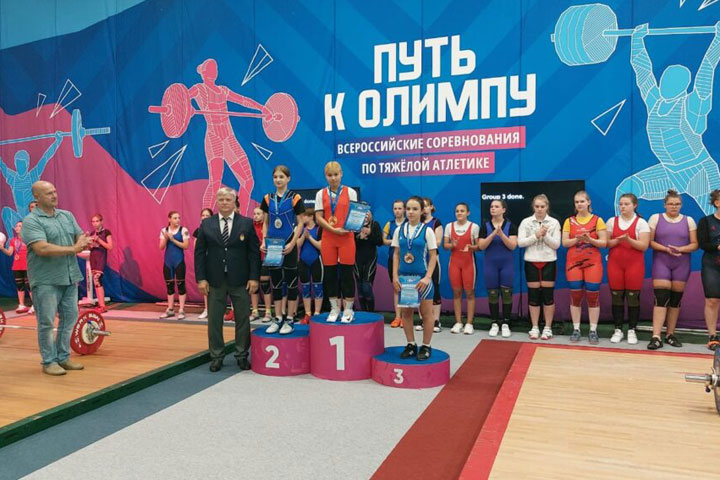 Тяжелоатлеты из Хакасии завоевали медали всероссийских соревнований