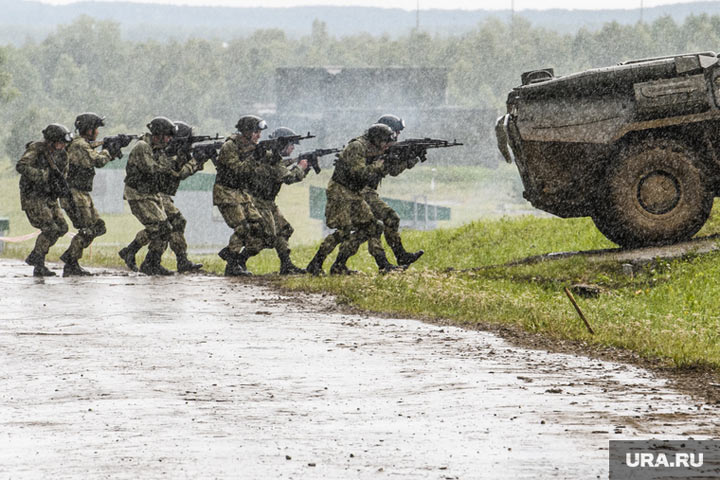 На границе с Украиной началась проверка боеготовности