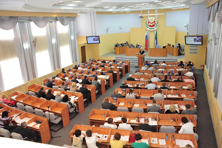 Чем займутся депутаты Хакасии, вернувшись с парламентских каникул 
