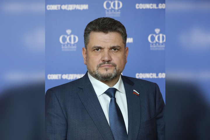 Сенатор от Хакасии Александр Жуков поздравил «ЕР» с днем основания