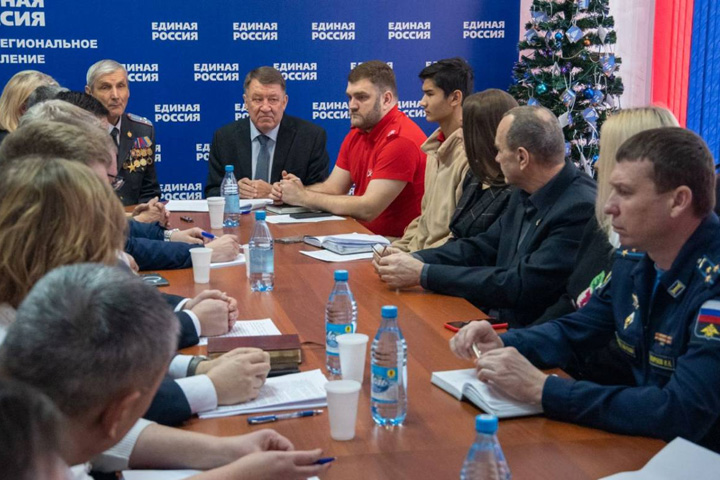 В Хакасии обсудили включение в школьную программу курса по начальной военной подготовке