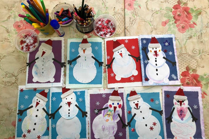 Воспитанники детских садов Абакана изготовили новогодние открытки для участников спецоперации