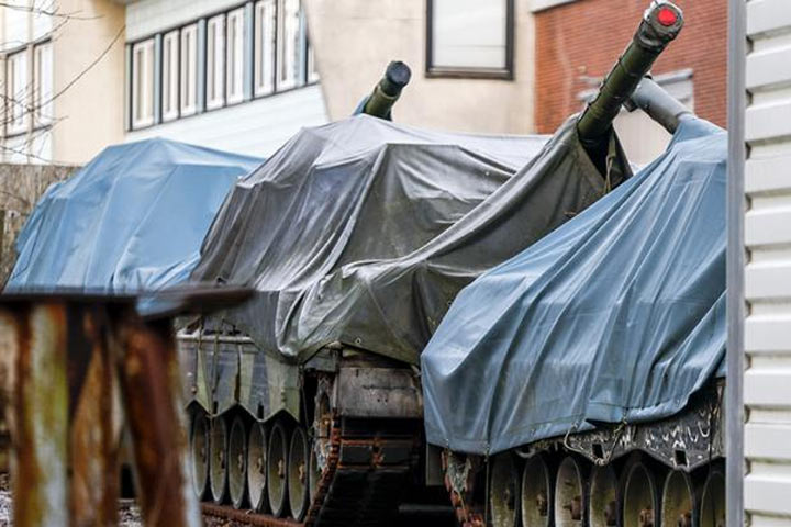 Украина — НАТО: Шлите оружия больше, мы его успешно продадим!