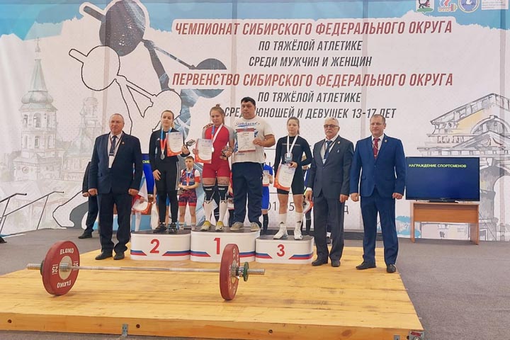 Тяжелоатлеты Хакасии завоевали награды чемпионата и первенства Сибири