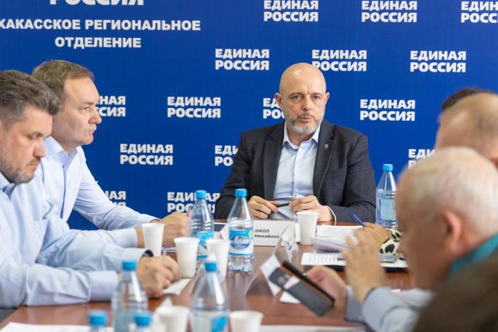 «Единая Россия» озвучила, кто может быть выдвинут на выборы главы Хакасии