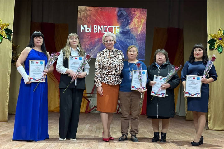 В Чарковском сельском Доме культуры прошел концерт в поддержку Российской армии