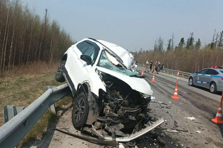 На трассе по Тюменью погиб водитель из Саяногорска