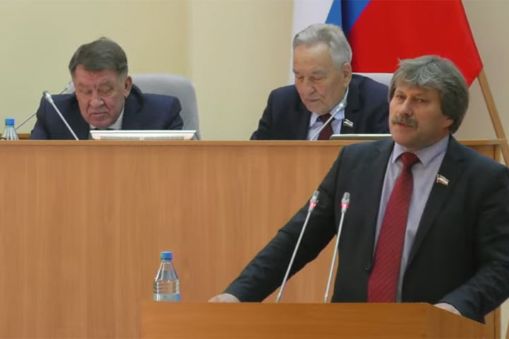 Владимир Штыгашев остановил «балаган» между КПРФ и ЛДПР в Хакасии