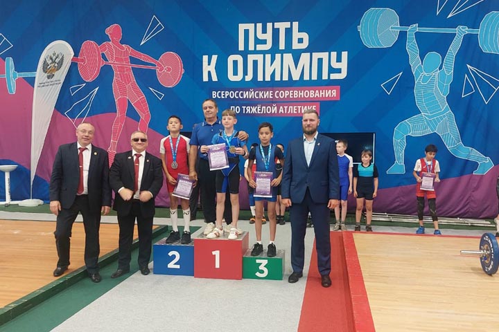 Тяжелоатлеты Хакасии стали призерами всероссийских соревнований