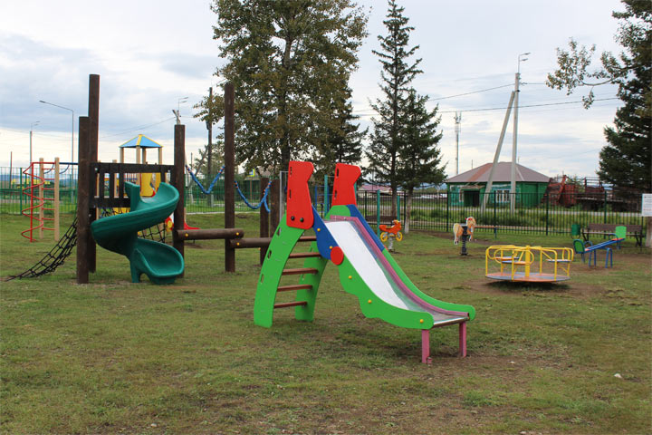 В аале Трошкин обустроили детскую игровую площадку