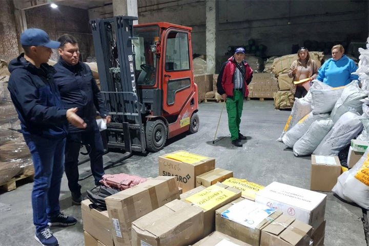 Саяногорск отправил на СВО несколько 20-тонных фур гуманитарного груза 