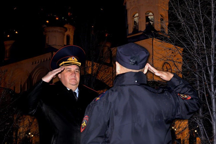 Владимир Генералов проверил несение службы нарядов полиции на религиозных объектах Хакасии